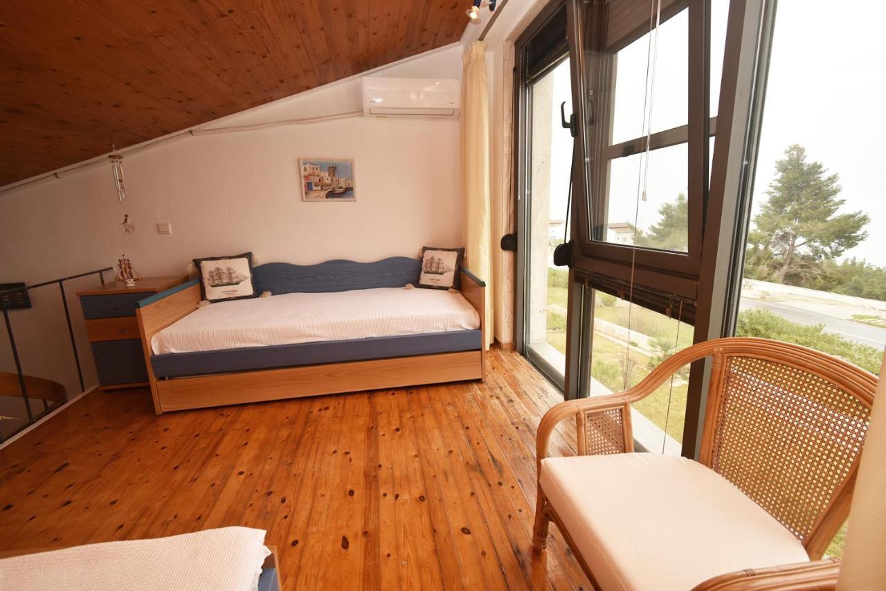 Olia Sea View Shared Pool Villa, Néa Fókaia Extérieur photo