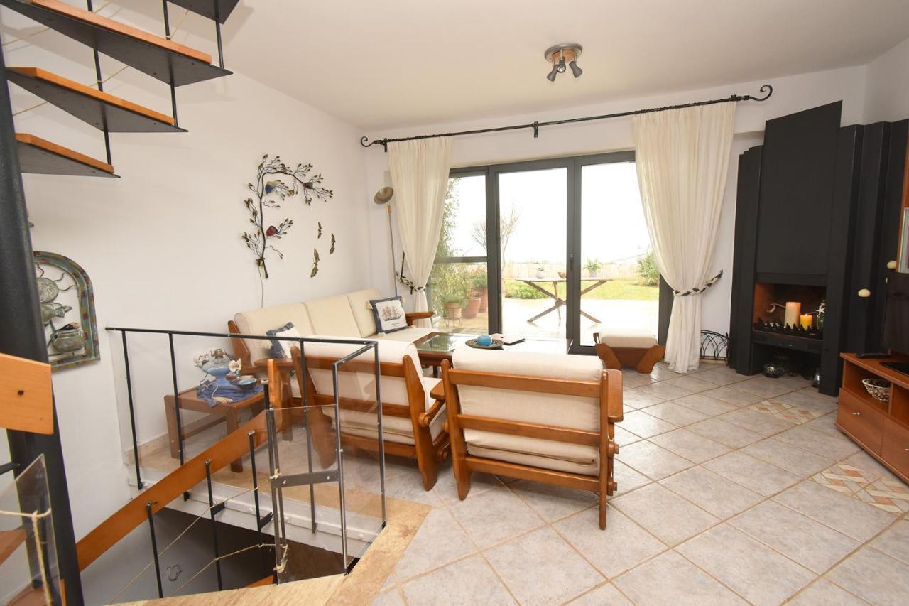 Olia Sea View Shared Pool Villa, Néa Fókaia Extérieur photo