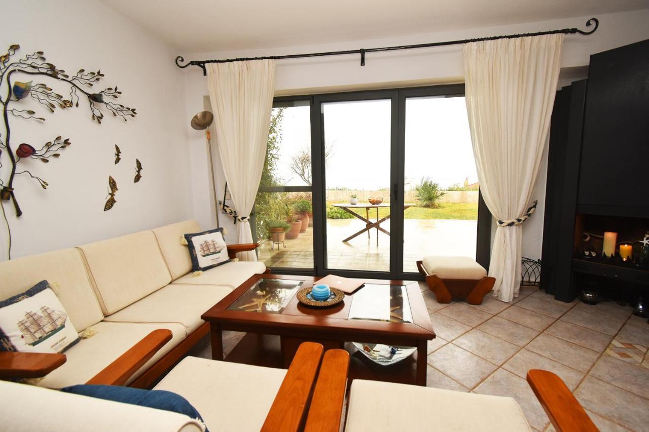 Olia Sea View Shared Pool Villa, Néa Fókaia Extérieur photo