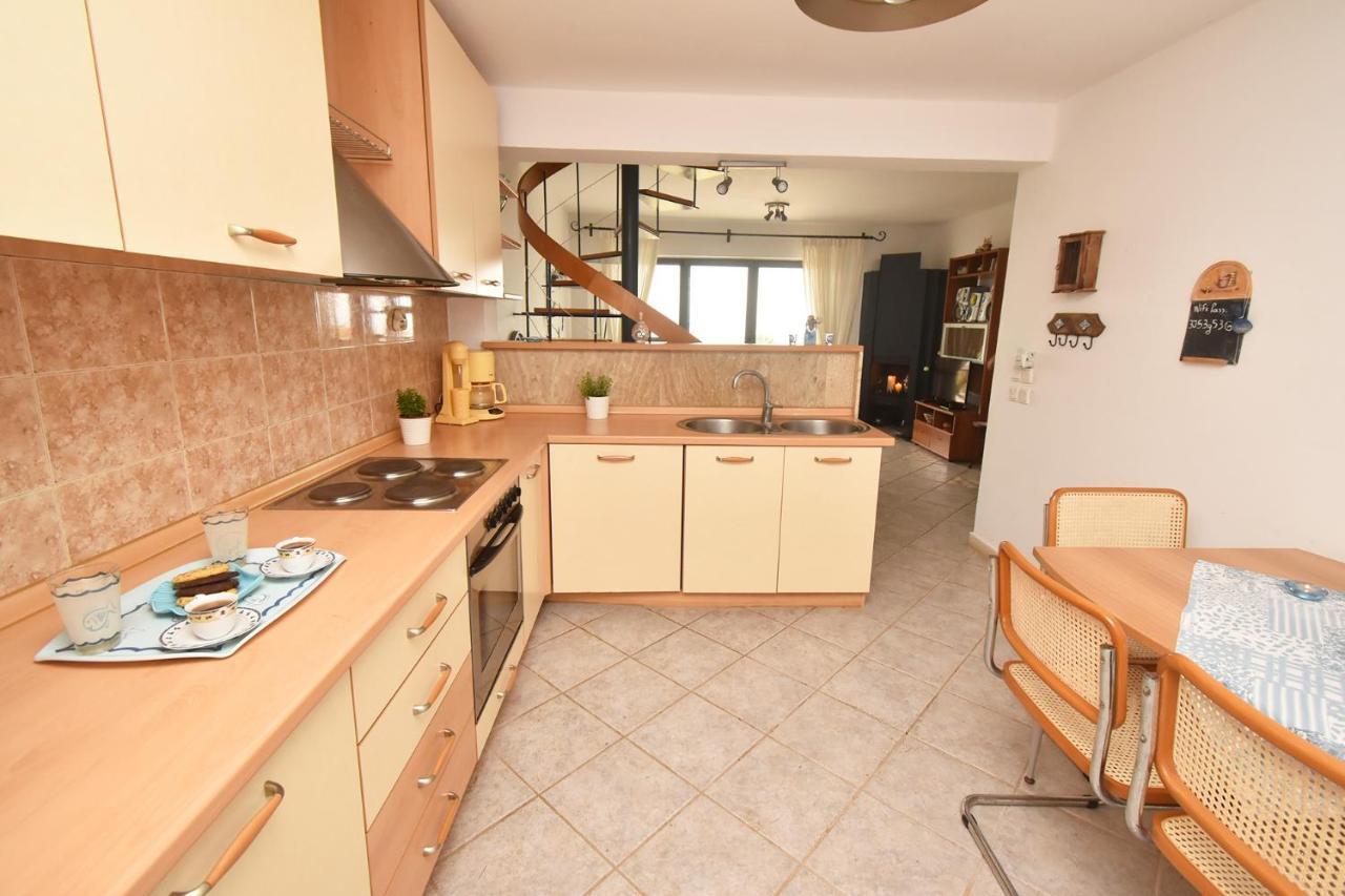 Olia Sea View Shared Pool Villa, Néa Fókaia Extérieur photo