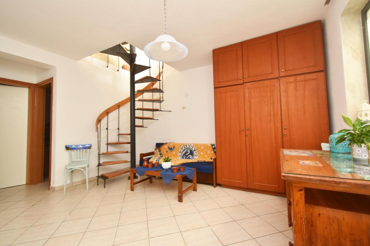 Olia Sea View Shared Pool Villa, Néa Fókaia Extérieur photo